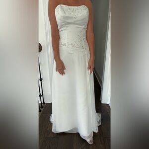 Eden Bridals wedding dress size 4